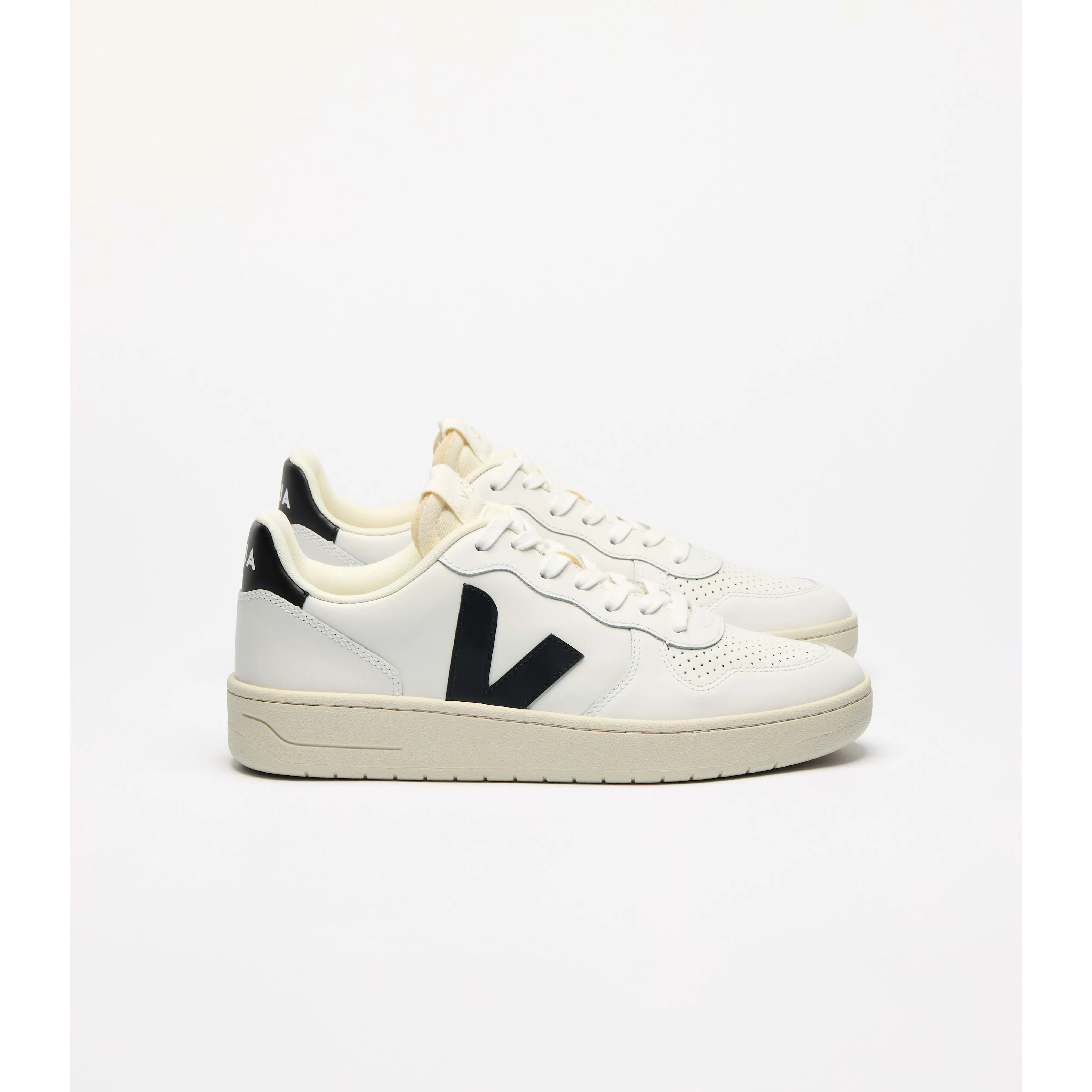 Veja Women's V-10 CWL in White Black