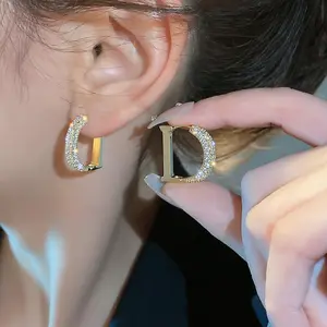 English Alphabet Zircon Earrings, Ultra Sparkling Design Letter D Inlaid Diamond Ear Clips, Fashion Retro Simple Style, Women's Fashion Jewelry Accessories