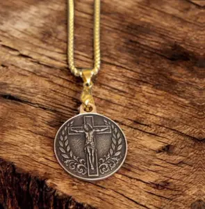 custom engraved pendants