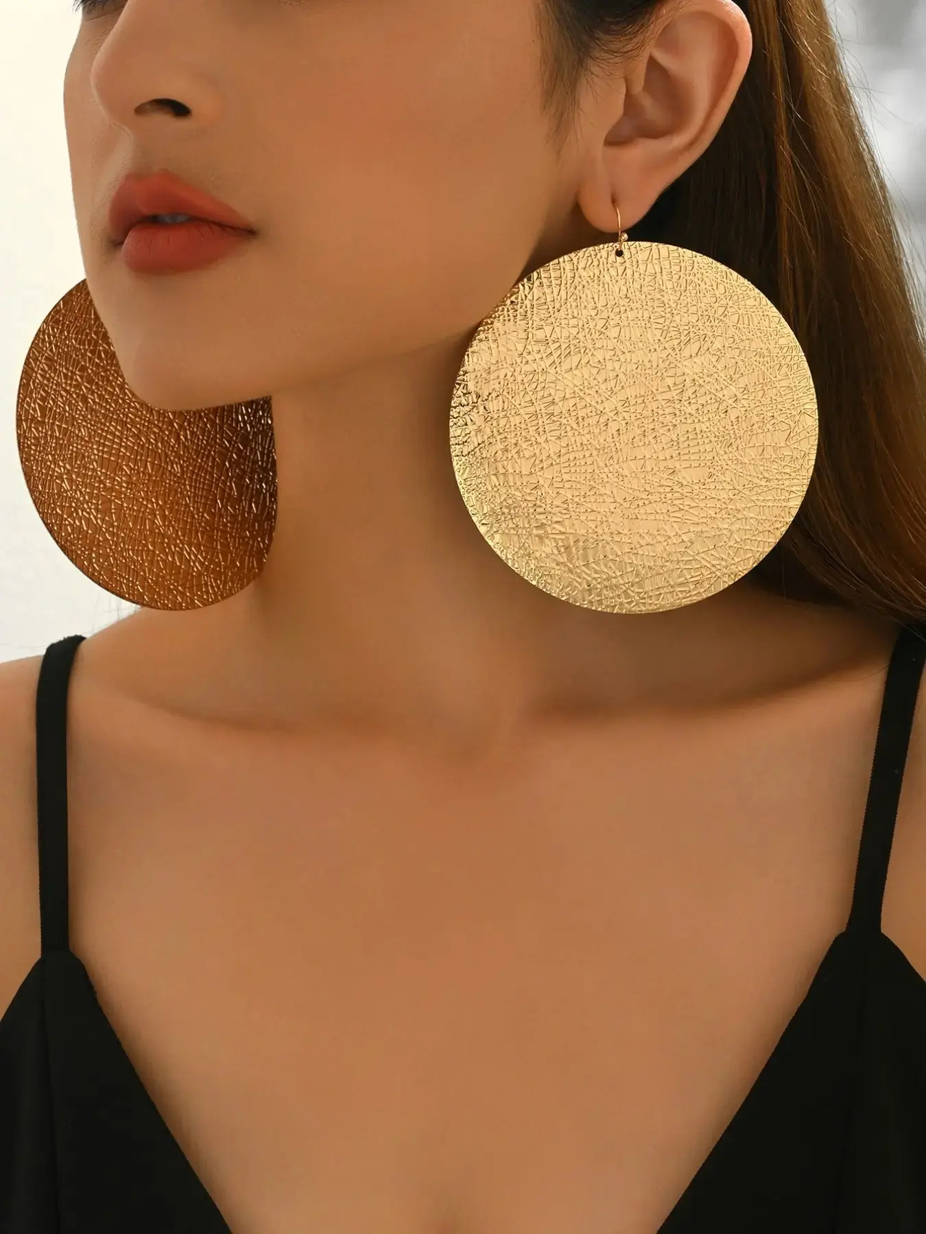 Oversized Hammered Gold Disc Earrings for Women, Statement Round Drop Earrings, Textured Boho Vintage Jewelry, Lightweight Bold Circle Earrings, Luxury Minimalist Party Vacation Beach Accessories, Trendy Big Earrings Gift, Fashionable Earrings
