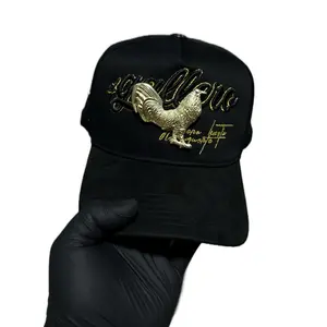 Gorra Del Gallo Gold Con Bordado la Best Quality Black Cap with Embroidered Design Featuring Gold Rooster Logo
