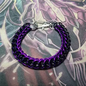 Unisex Bi-Color Medium Chainmail Bracelet - Adonized Aluminum Material