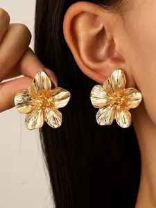 Exaggerated Metal Petal Earrings, Unique Women's Daily Party Jewelry, Statement Ear Studs for Fashion Lovers, Trendy Accessory, Fashionable Earrings
