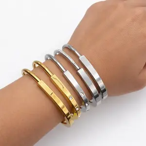 Unisex U Lock Bracelet in 18K Gold/Silver Plated Stainless Steel Lock Design Bangle Perfect Gift for Her & Him Versatile Stylish Accessory