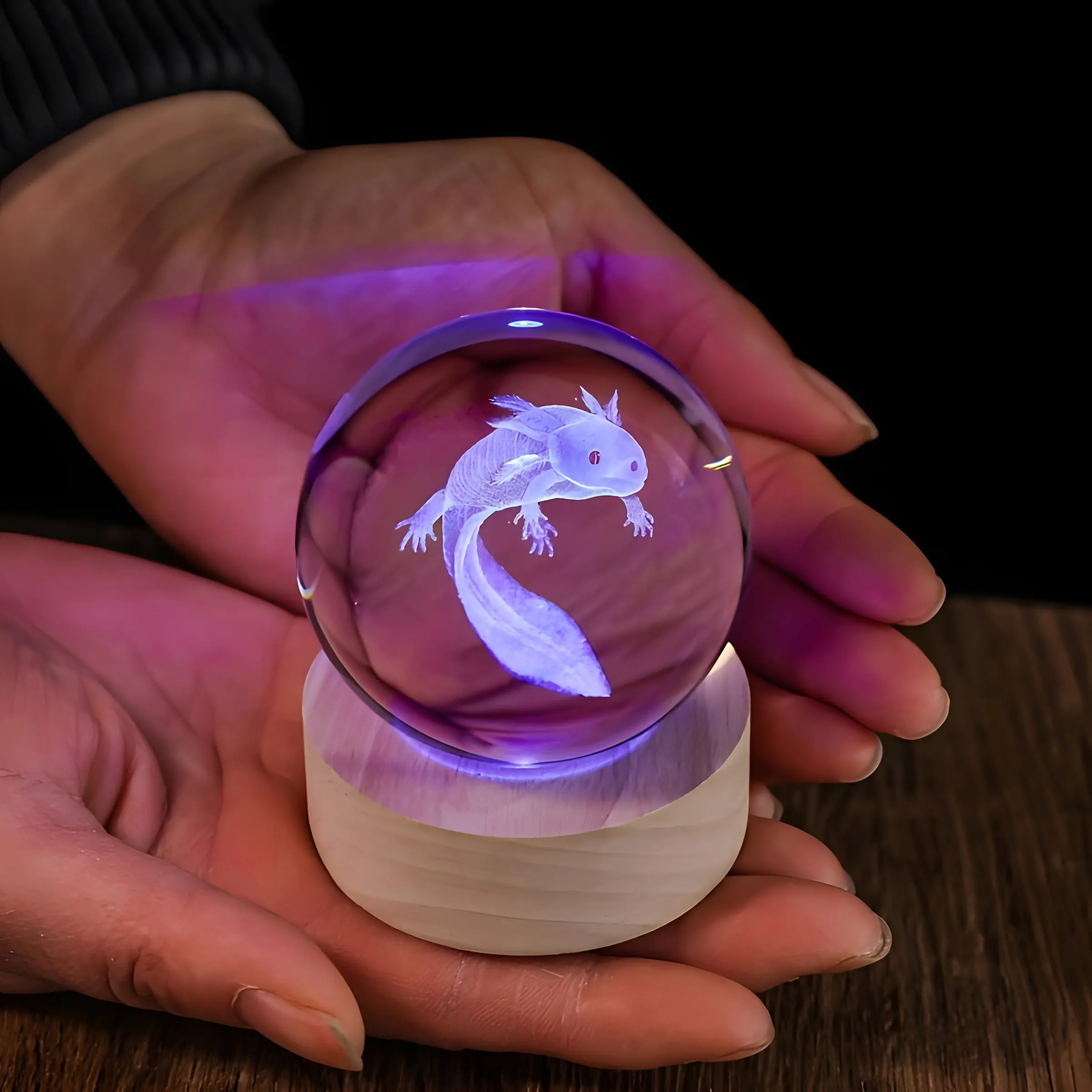 3D Axolotl Crystal Ball Night Light, 2.36 Inch Color Gradient, USB Powered Amphibian Statue, LED Atmosphere Lamp, Home Decor Gift