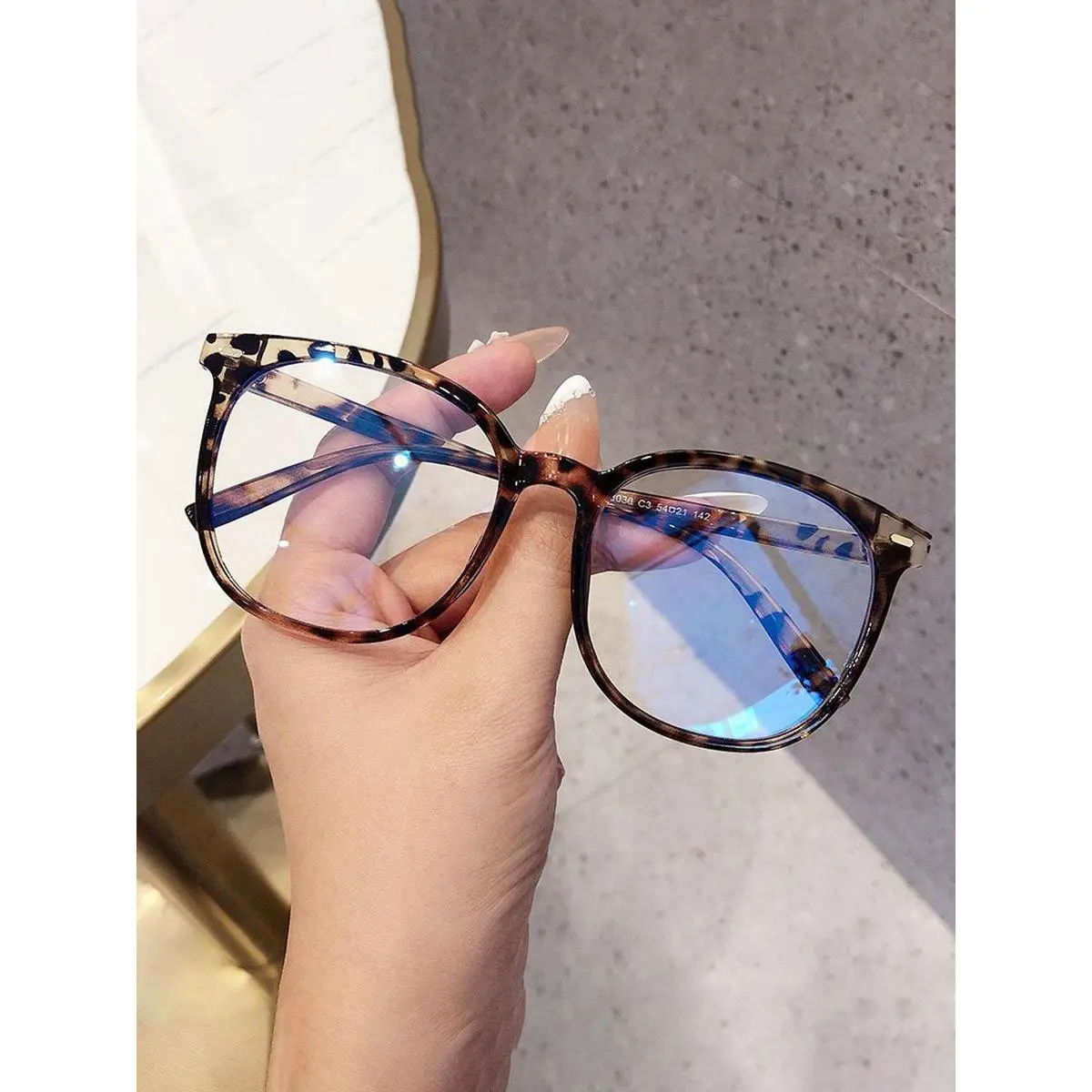 Unisex Full-Rim Animal Print Blue Light Glasses, Polycarbonate Blue Light-Blocking Lenses, Universal-Fit Fashionable Frames for Work and Student Daily Use, Blue Lights Glasses
