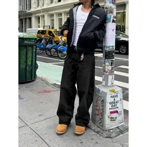 New men’s loose denim jeans, casual classic straight-leg pants, comfortable for year-round wear, medium fabric thickness