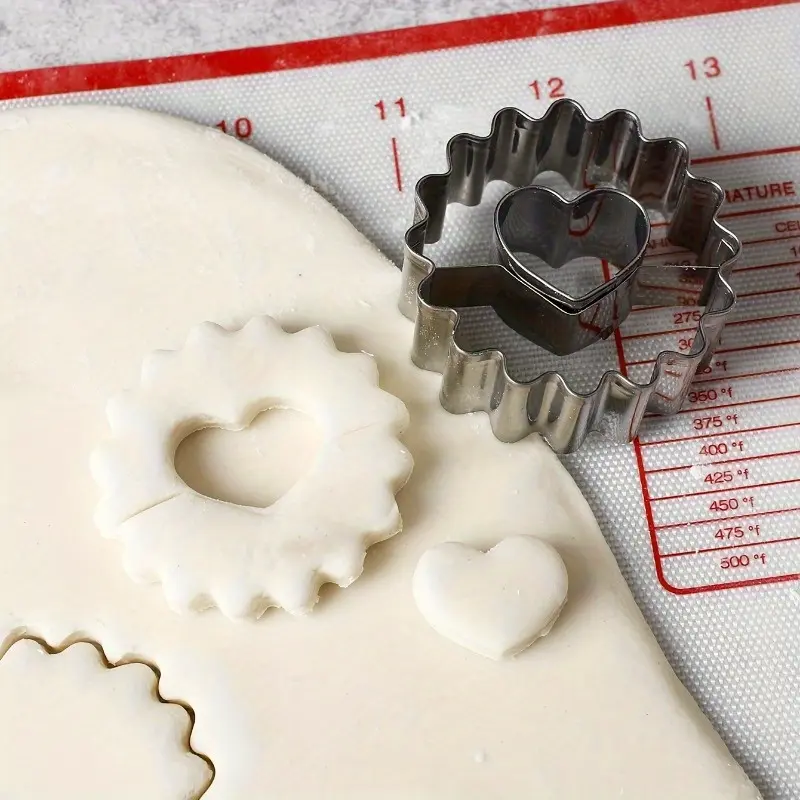 2pcs, Stainless Steel Biscuit Mold, Round Cookie Flower Type Biscuit, Cut Cake, Fondant Mold, Baking Tools, Kitchen Gadgets, Kitchen Accessories, Home Kitchen Items