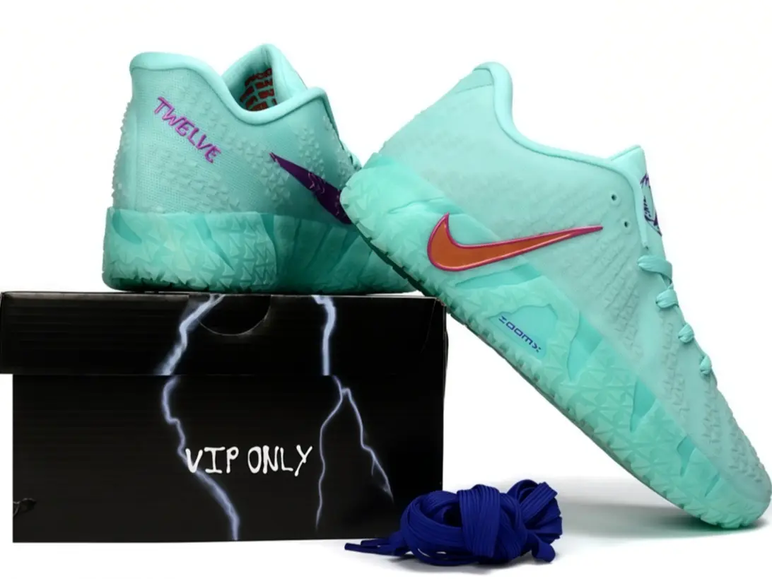 Monochromatic Turquoise Cushioned Court Shoes Strong Traction On Smooth Indoor Courts