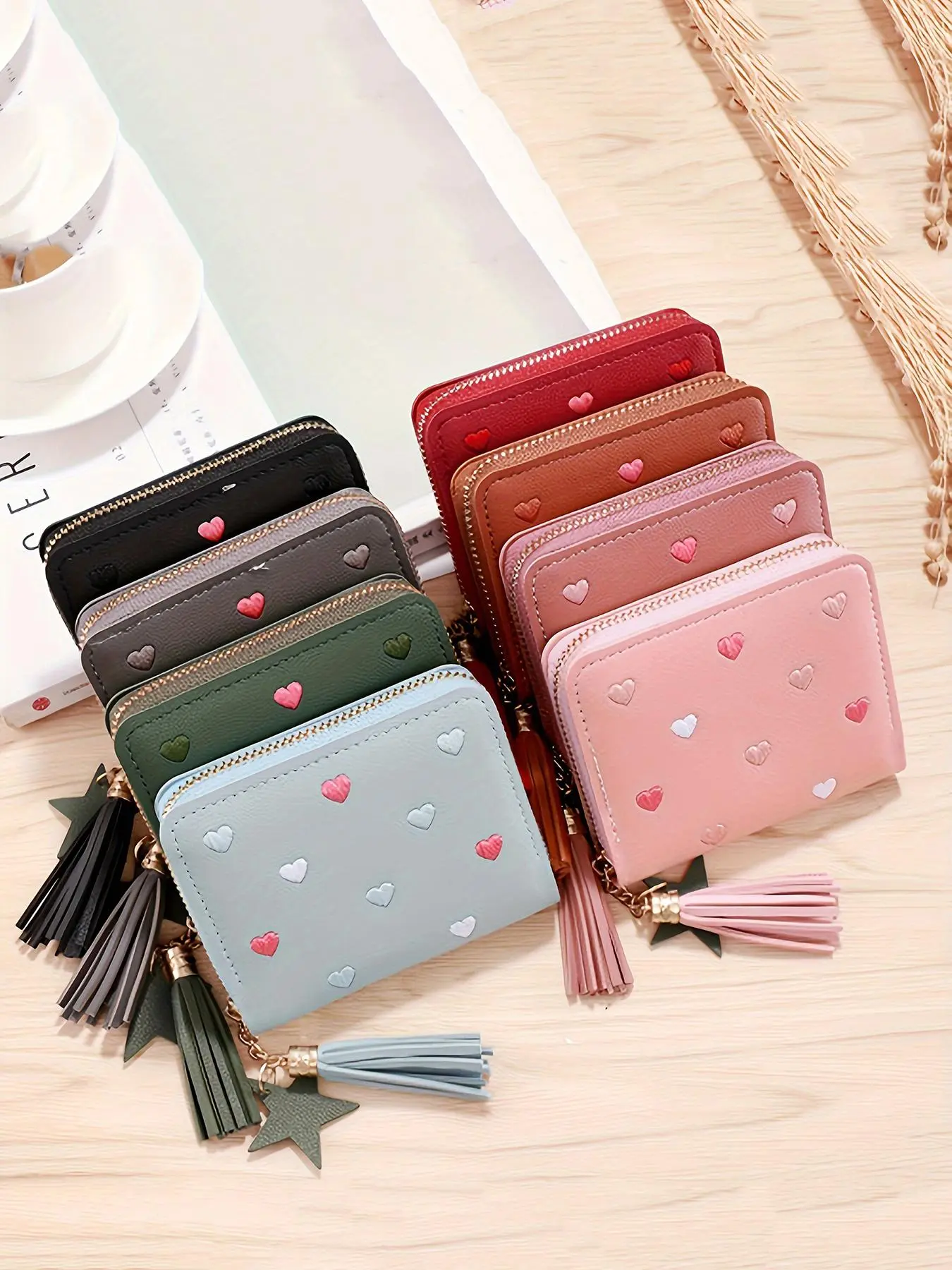 Women's Cute Heart Embroidering Short Wallet, Heart Embroidered Wallet, Casual Multi-card Slot Card Holder, Fashionable Wallet for Daily Use, Wallet with Zipper, Cute Wallets