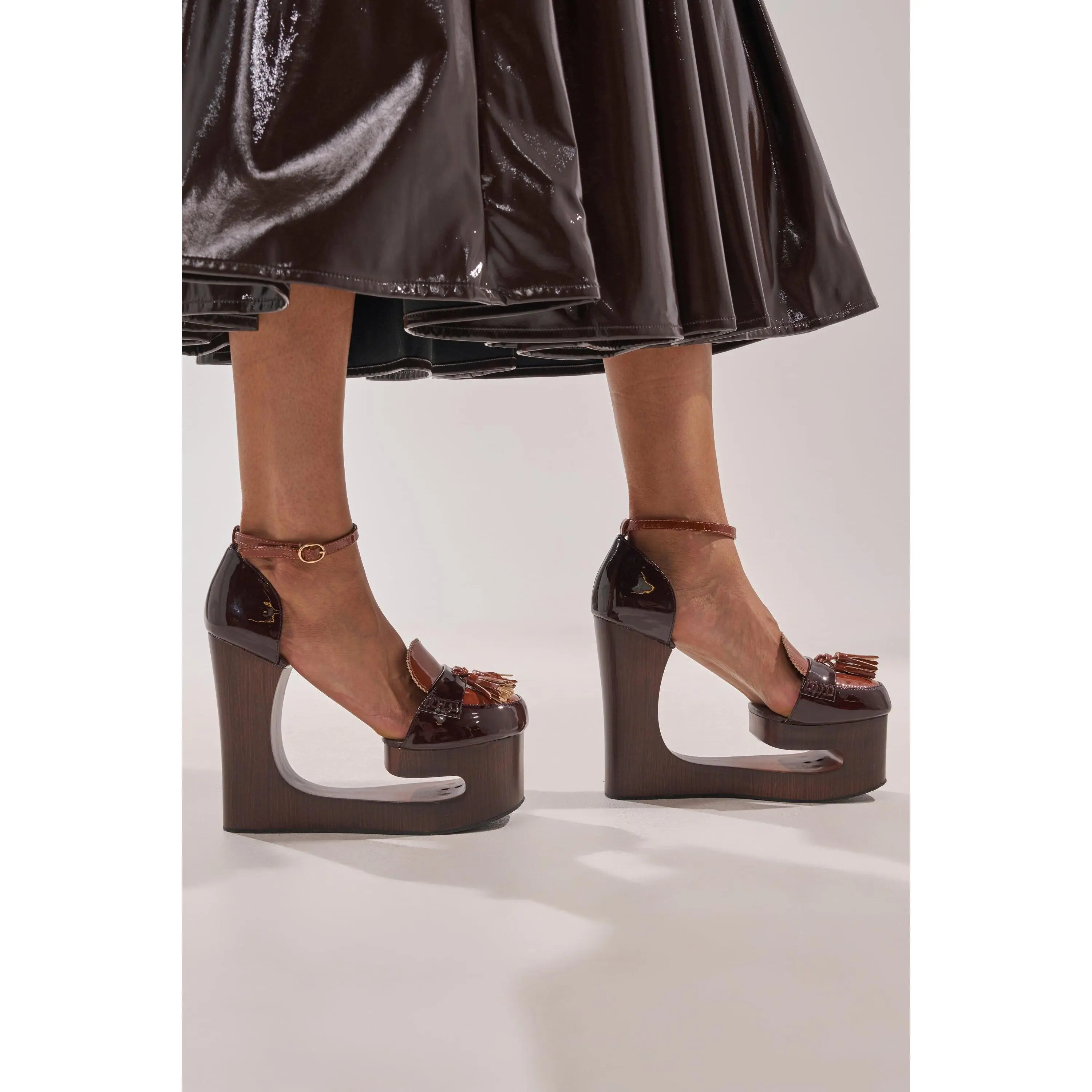 AKIRA GOLD BIXBY BROWN EMPTY WEDGE PUMP