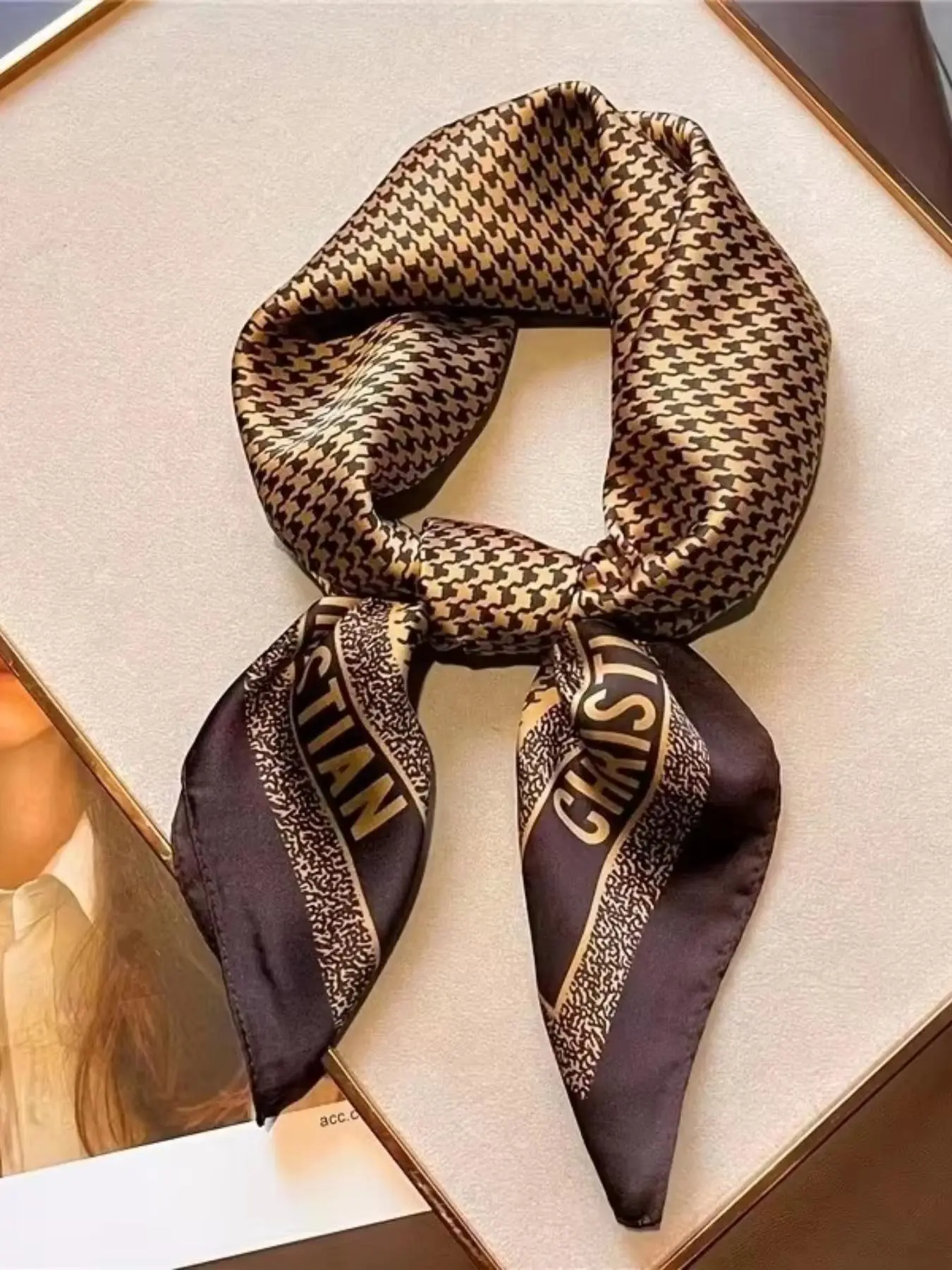 Fashionable Houndstooth Pattern Checkered Scarf, Elegant Soft Comfortable Neck Scarf for Women & Men, Casual Versatile Scarf for All Seasons