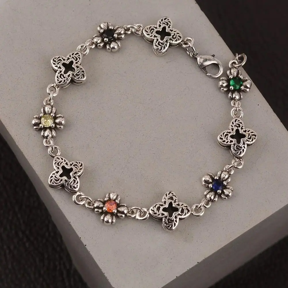 Unisex Silver Heart-Shaped Paperclip Bracelet - Adjustable Stackable Link Costume Jewelry with Colorful Stones, Heart Gem Charms, Pendants, Rhinestones, Metal Coating, Exquisite Trendy Bracelet for Women's Daily Wear Gift