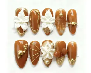 Emma:Beautiful Handmade Nails Open InLive Crystal Liveroom