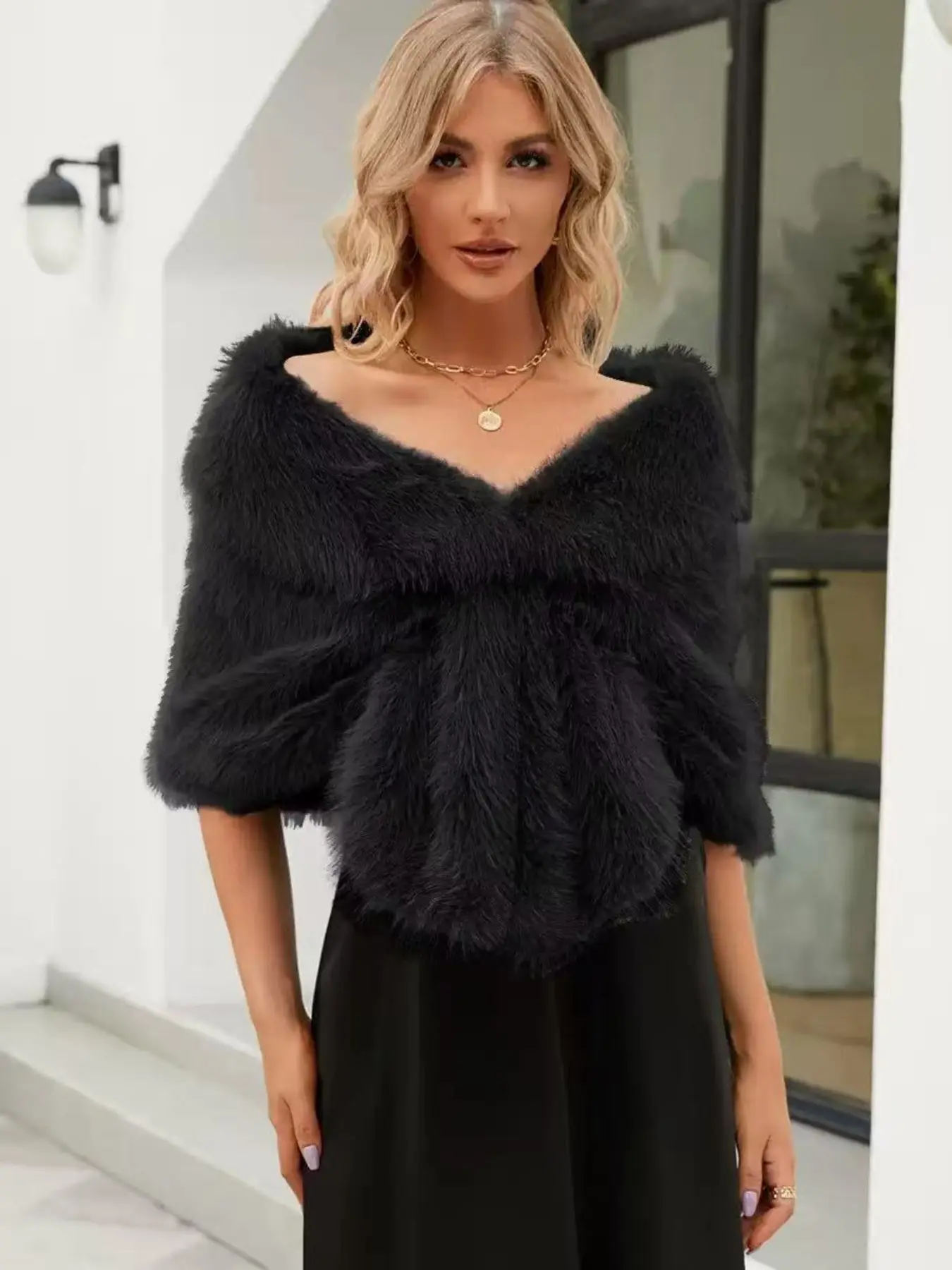 Women's Fashion New Shawl, Winter Party Banquet Faux Fur Wrap, Thick Warm Windproof Scarf, Fluffy Soft Scarf, Poncho Stylish and Cozy Accessories, Crossed shawl, Polyester Scarf