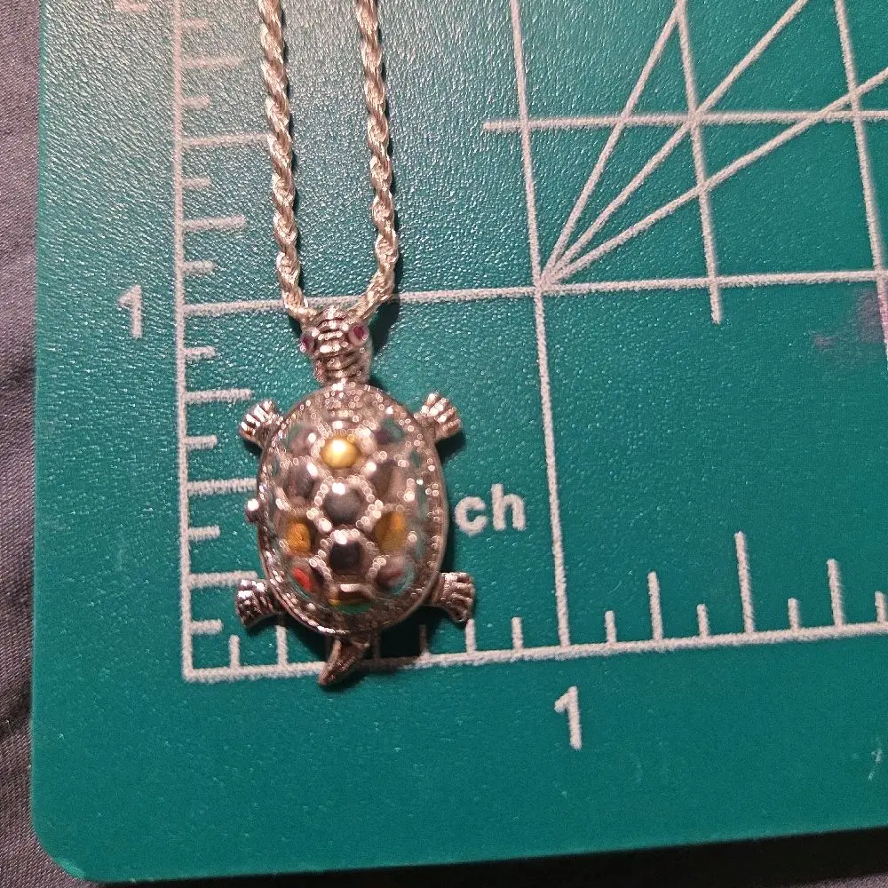 .925 Turtle Pendant w/ 18" rope Chain