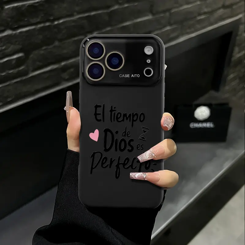 Bible-Inspired "God's Timing Is Perfect" Spanish Quote Protective Phone Case for iPhone 17 Pro Max,16,15 Plus,14,13,12 Series - Full Camera Lens Protection, Shockproof, Drop-Resistant, Durable Cover, Casing & Accessory