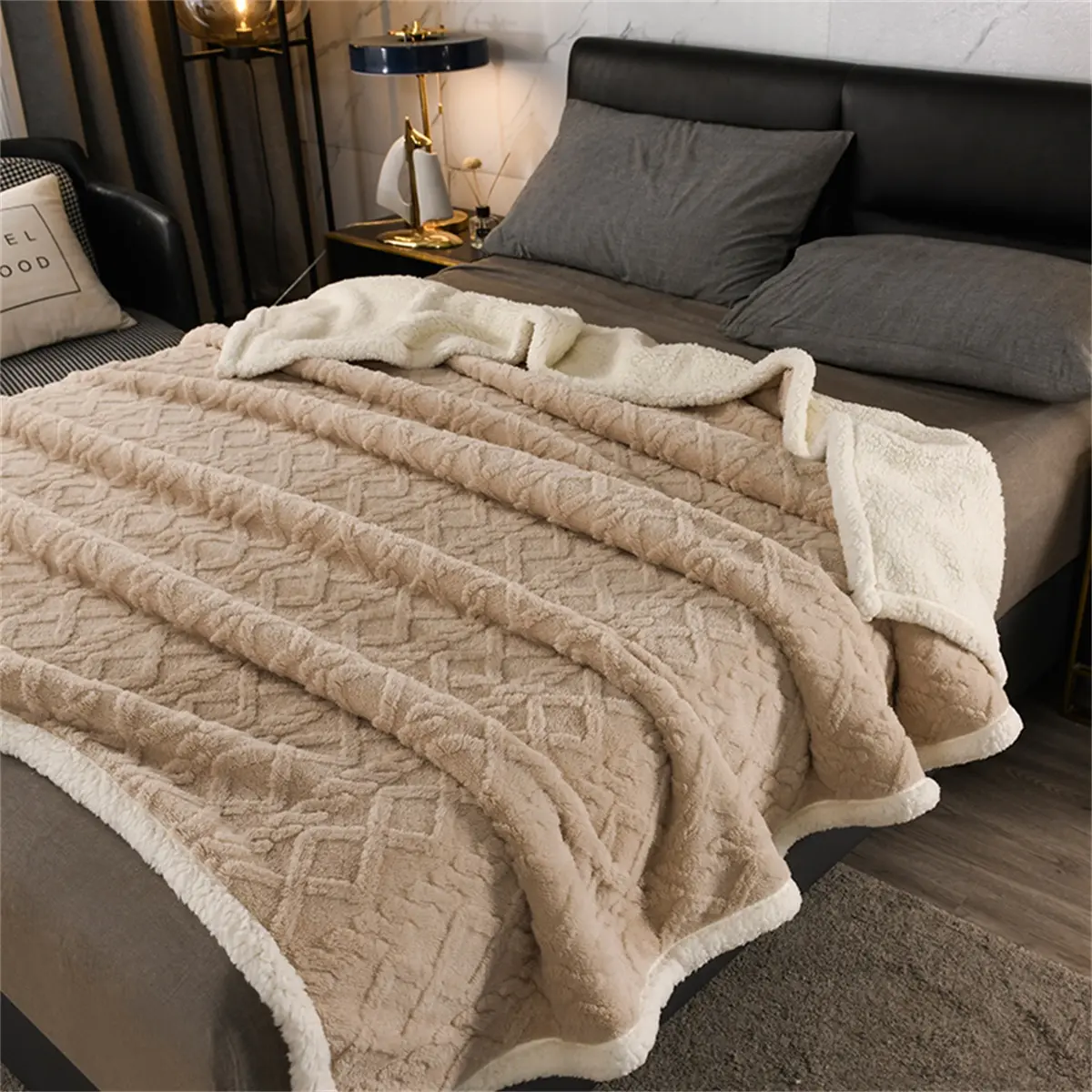 Christmas Embroidered Plaid Lamb Fleece Blanket, Sherpa Flannel Throw, Double Layer Thickened, Comfortable Warm, Soft Cozy Blanket, Perfect Gift
