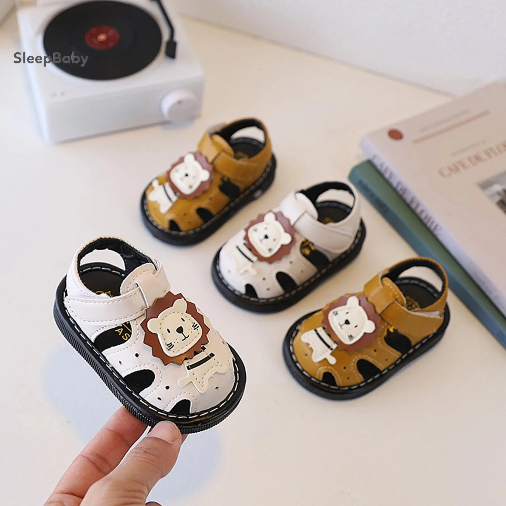 12cm Cartoon Print Casual Prewalker Sandals, Hollow-Out Soft-Soled Non-Slip Breathable Toddler Shoes for Boys, Newborn Crib Shoes