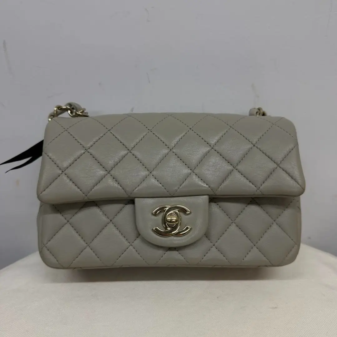 Pre-owned CHANEL Classic Flap Large Mini 22C Collection Bag in Light Purple Lambskin with Light Gold Hardware (B2509025)