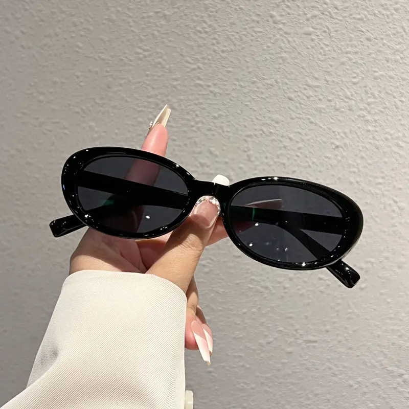 Stylish Retro Oval Sunglasses for Unisex, Solid Polycarbonate Full Rim, Minimalist Trendy Fashion Accessory, Stylish Accessories, Statement Frame Glasses, Pc, Retro Look, Solid Frame, Oval Shape, Retro Vibe