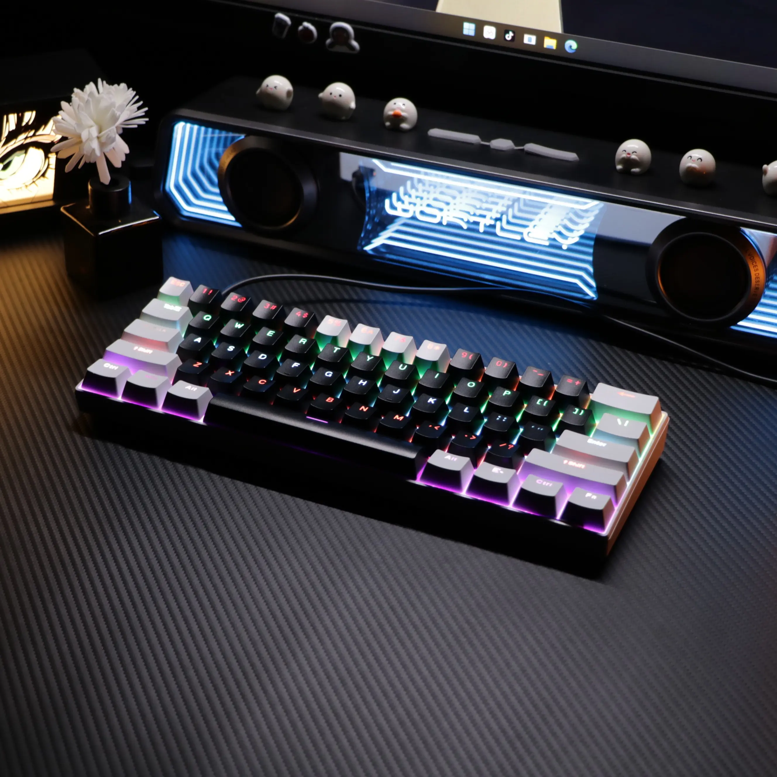 61-key personalized and exquisite keyboard, stylish, simple and durable.