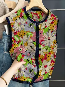 French retro style loose crew neck sleeveless color-block buttoned khaki women's sweater vest, Tops, with floral print, Printed Sleeveless Loose. Suitable for spring and summer women's wear, vacation style