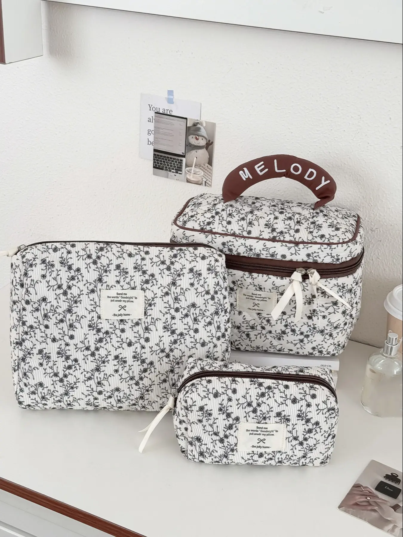 Vintage floral quilted cosmetic bag with MELODY handle, Zip, large capacity travel cosmetic bag, Vintage Vanity Bag, storage bag for women, beautiful vintage floral print storage bag