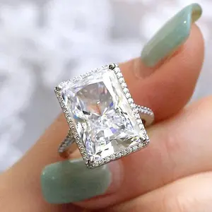Zircon Rectangular Eye-catching Bling Ring fashion ring