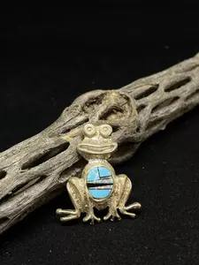Handmade Native American Zuni Inlay Frog Sleeping Beauty Turquoise, white fire opal & jet Sterling Silver Pin