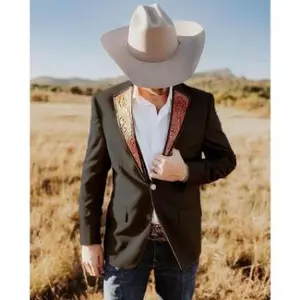 Men’s slim-fit casual blazer in denim western cowboy style for streetwear menswear; formal long-sleeve beige midi operator biker business-casual outfits; suitable for office work; soft plain finish.