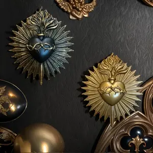 Gothic Sacred Heart Wall Plaques Resin Handicrafts Ornaments Pendants Gifts for Wall Art Hangable Home Decorations