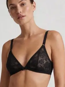 Women's Chic Lace Triangle Bralette - Ultrathin, Wireless, Lightweight, Comfortable Elegant Everyday Underwear