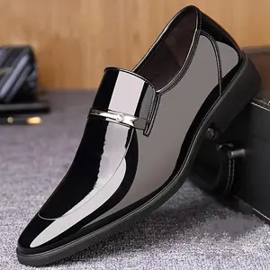 Men’s Large-Size Fashionable Patent Leather Formal Shoes with a Comfortable Non-Slip Rubber Sole, Durable Formal Shoes Suitable for Men’s Outdoor Activities