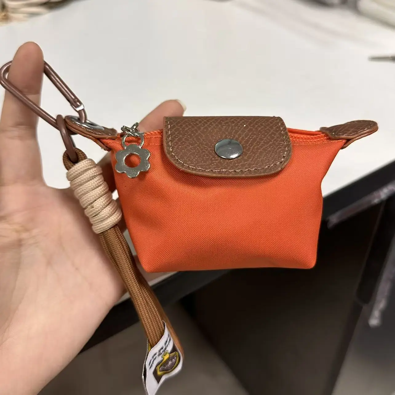 Mini Bag Charm Fun Accessory, Unique Zipper Keychain with Wrist Strap, Elegant Women's Small Leather Coin Purse Pendant, Simple Zipper Design, Perfect Christmas Gift for Daily Fashion Matching