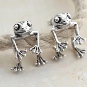 New Absolutely Adorable Beautiful Miniature Little Dudes Frog Stud Earrings