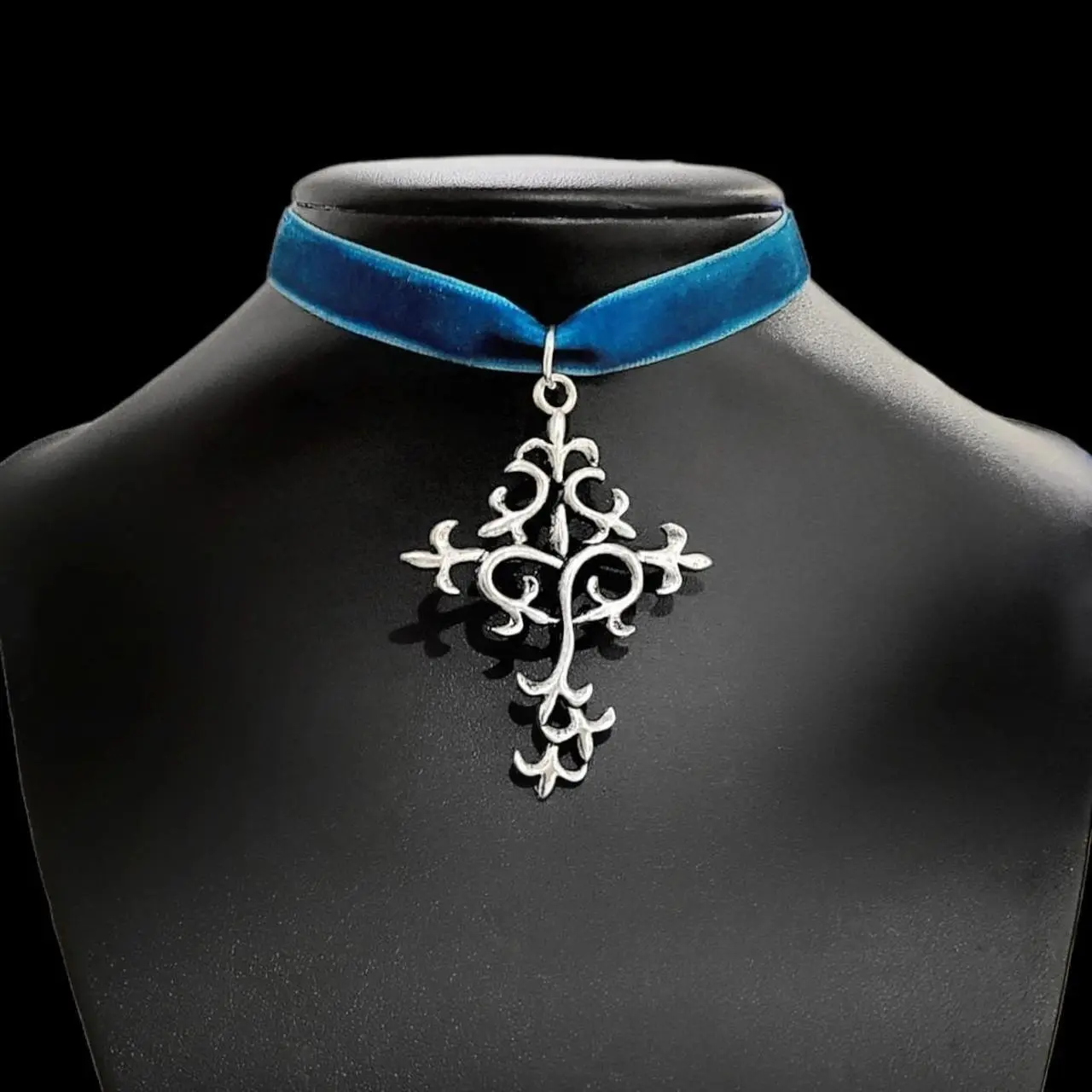 Blue Velvet Vine Cross Choker