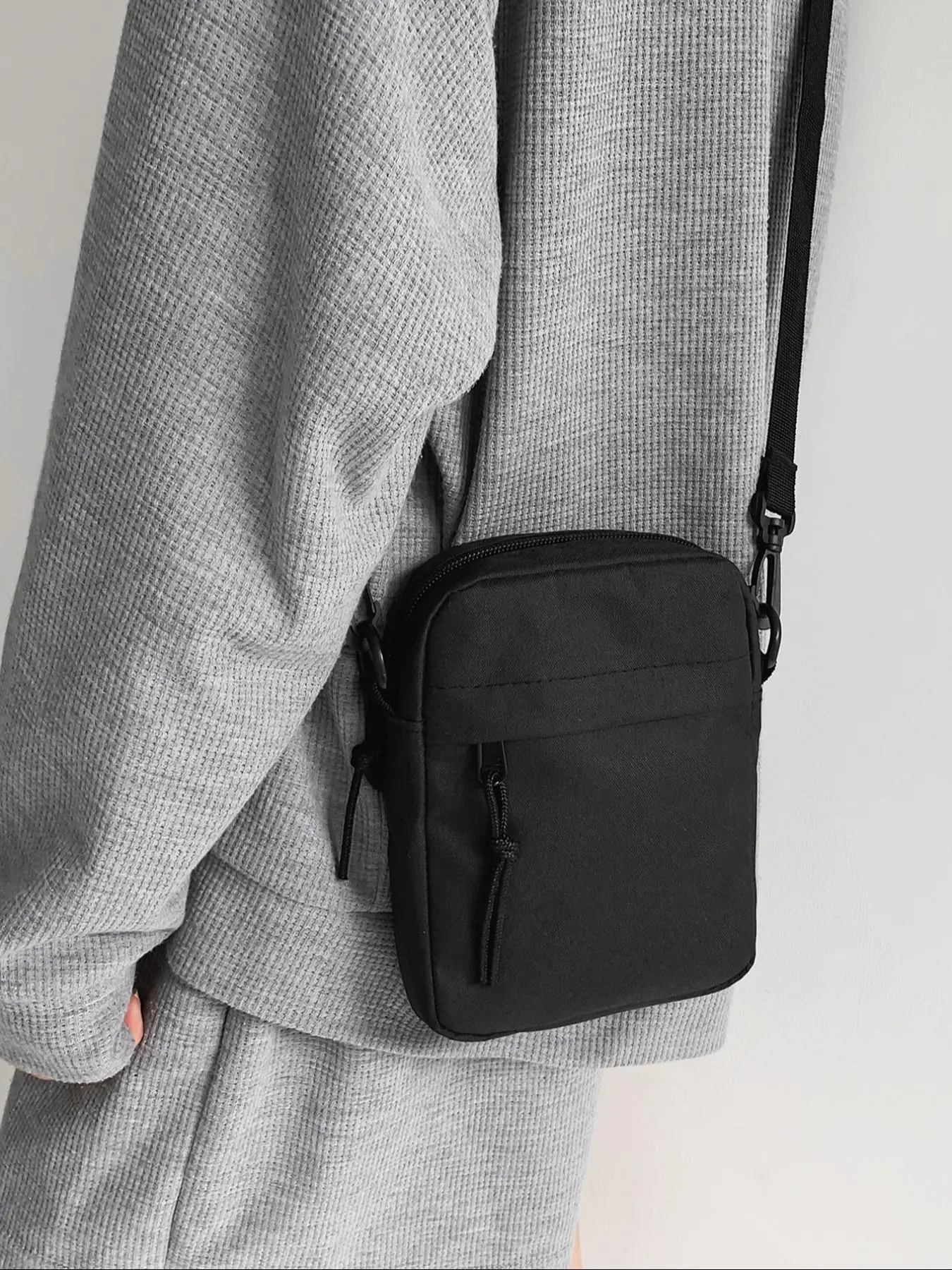 Men's Minimalist Solid Color Crossbody Bag, Lightweight Nylon Small Square Bag, Waterproof Casual Bag for Daily Life, Phone Wallet, Office Gift, Durable Pouch