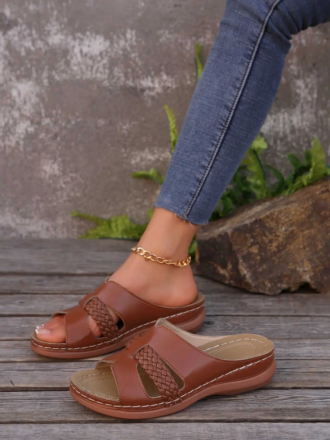 Summer Braided Sandals for Women, Soft Sole Anti-Slip Mom Shoes, Wedge Thick Bottom Outdoor Slippers for Middle Aged and Elderly, Strappy Summer Sandals, Casual Sandals
