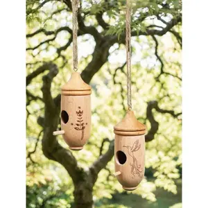 Hummingbird House Wooden Outdoor Birdhouse Hanging Hummingbird House with Rope Suitable for Outdoor Gardening Gifts - Hummingbird House