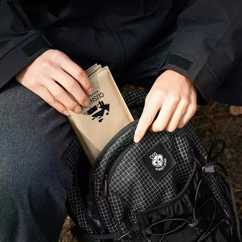 Portable Waterproof Picnic Blanket, Moisture-Proof Mat, Thickened Camping Ground Pad, Foldable Outdoor Beach Travel Seat Cushion, Portable Folding Sitting Mat for Beach, Insulated Lawn Moisture-Resistant Pad, Waterproof Hiking and Camping Picnic Mat