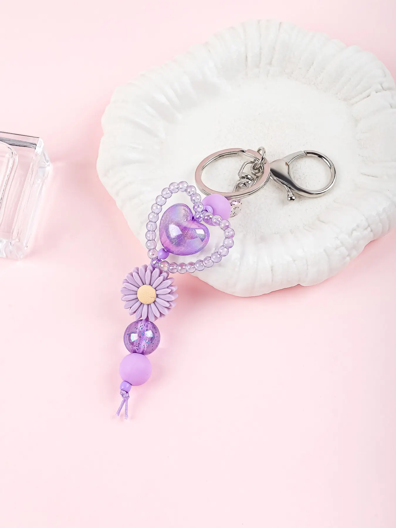 Cute Daisy Sunflower Heart Beaded Detailing Keychain, Aesthetic Flower Bag Charm, Pastel Color Keyring Gift for Women and Girls, Keychain Accessories