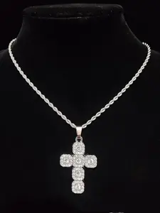 1 Piece Fashion Rhinestone Decor Glitter Cross Pendant Necklace For Men & Women, Stainless Steel Jewelry For Daily Wear, Hip Hop Trendy Daily All-match Accessory