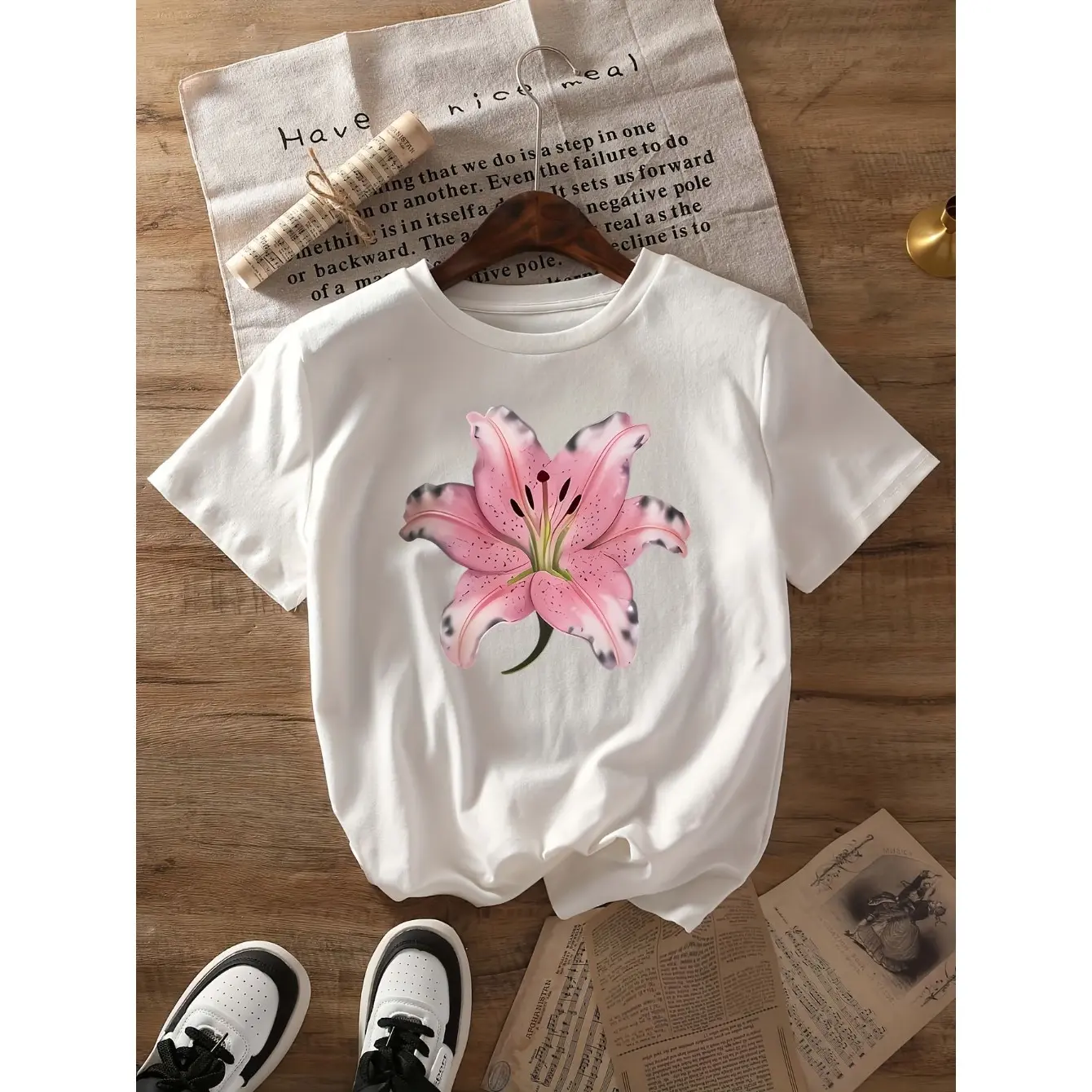 Men's Floral Graphic T-Shirt - Short Sleeve Crew Neck Regular Fit Casual Wear |   Soft & Breathable Fabric, Durable Print, Everyday Comfort, Machine Washable, Casual Indoor