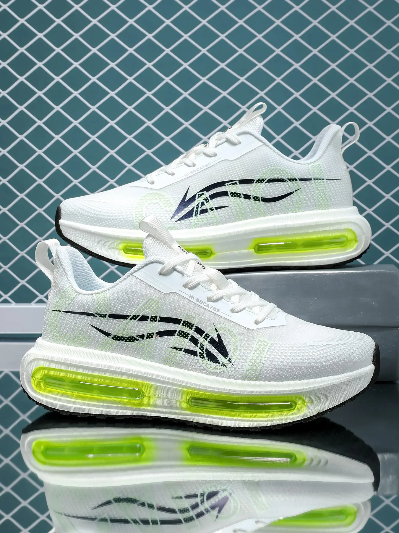 Unisex Flame Graffiti Running Shoes, Fashionable Running Shoes, Breathable Mesh Sporty Sneakers, Workout Sneakers, Athletic Shoes, Athletic Running Trainers, Thick Sole Shock Absorption, Marathon Training, Daily Commute