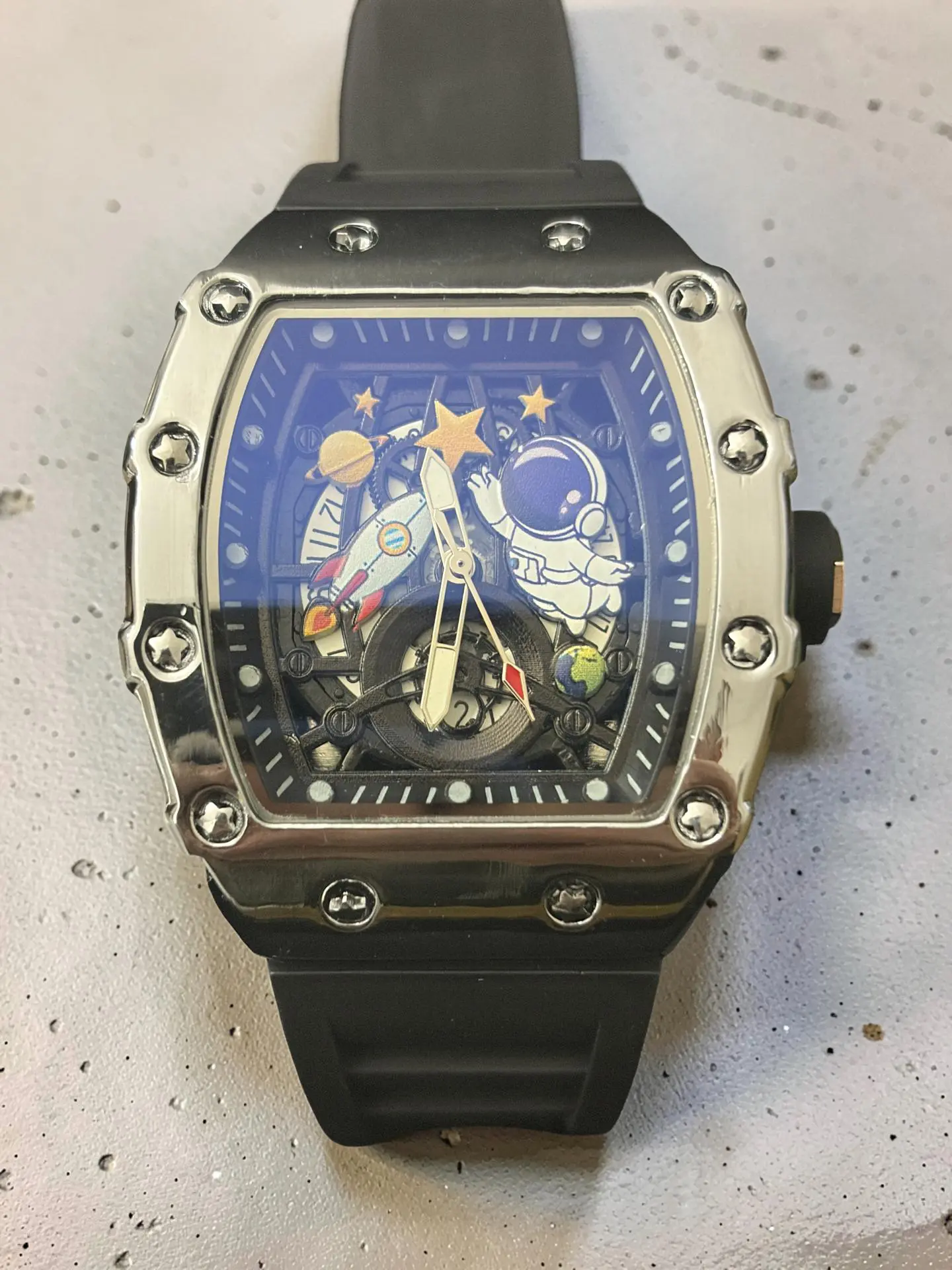 Men's 42MM Stainless Steel Astronaut-Style Round Quartz Watch - Luxe All-Metal Aviation-Themed Novelty Blacked-Out Fashion Accessory for Standout Appeal, Novelty Quartz Watches, All-Metal Quartz Watches