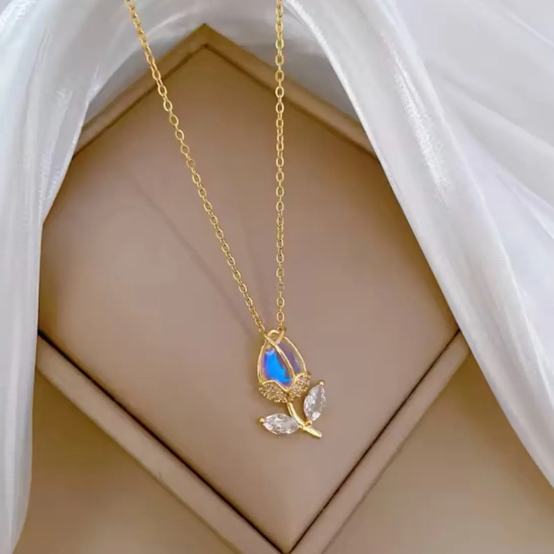 Stainless Steel Gold Plated Romantic Gradient Tulip Flower Pendant Necklace For Women • Birthday Gifts • Gift for Girlfriend, Wife, Daughter, Mother • Anniversary Gift