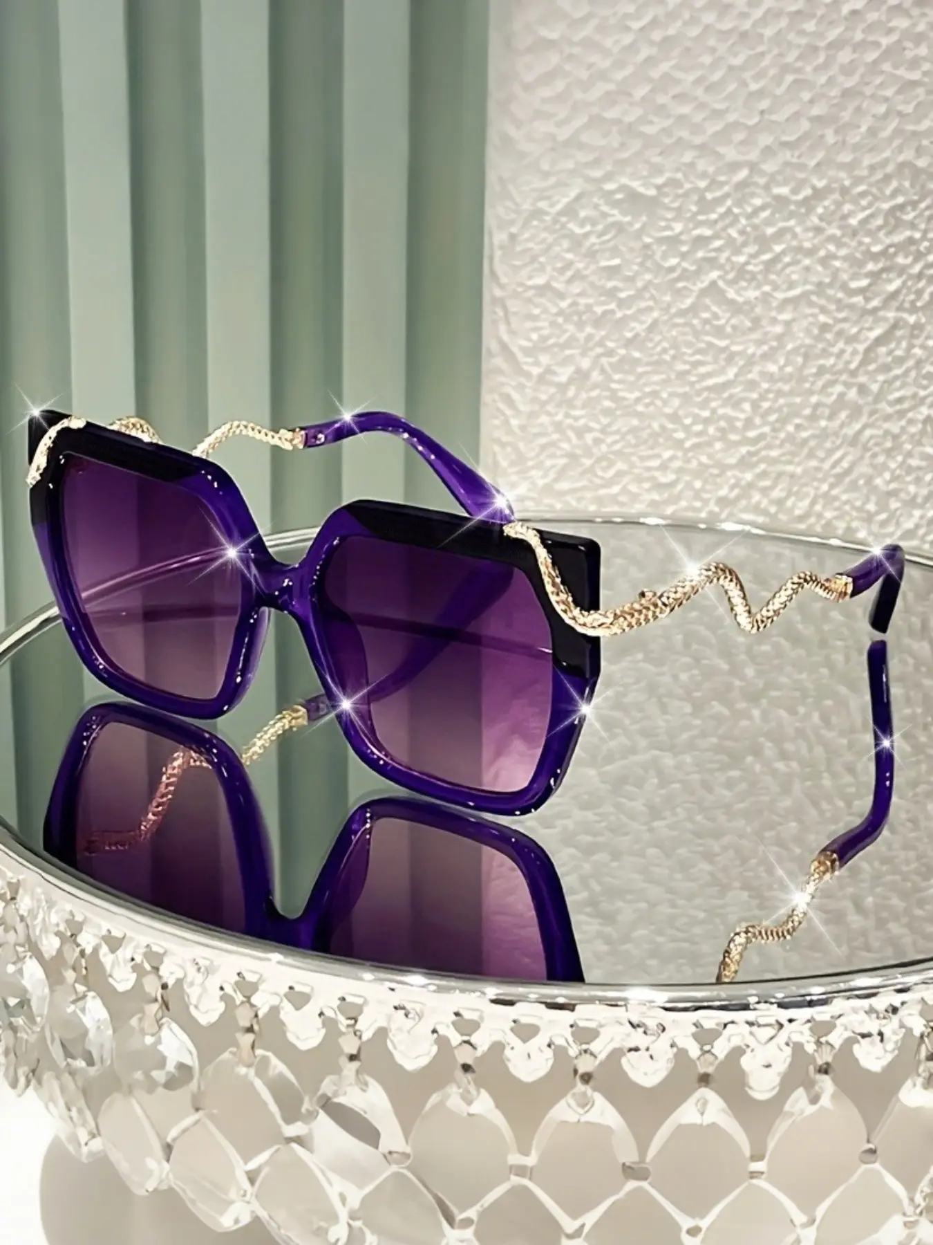 Women's Oversized Sunglasses, Snake Leg Frame, Metal Accessories, Elegant Party & Daily Wear, Sturdy Hinges, Fashionable Glasses, Trendy Styling Sunglasses, Trendy Beach Eyewear