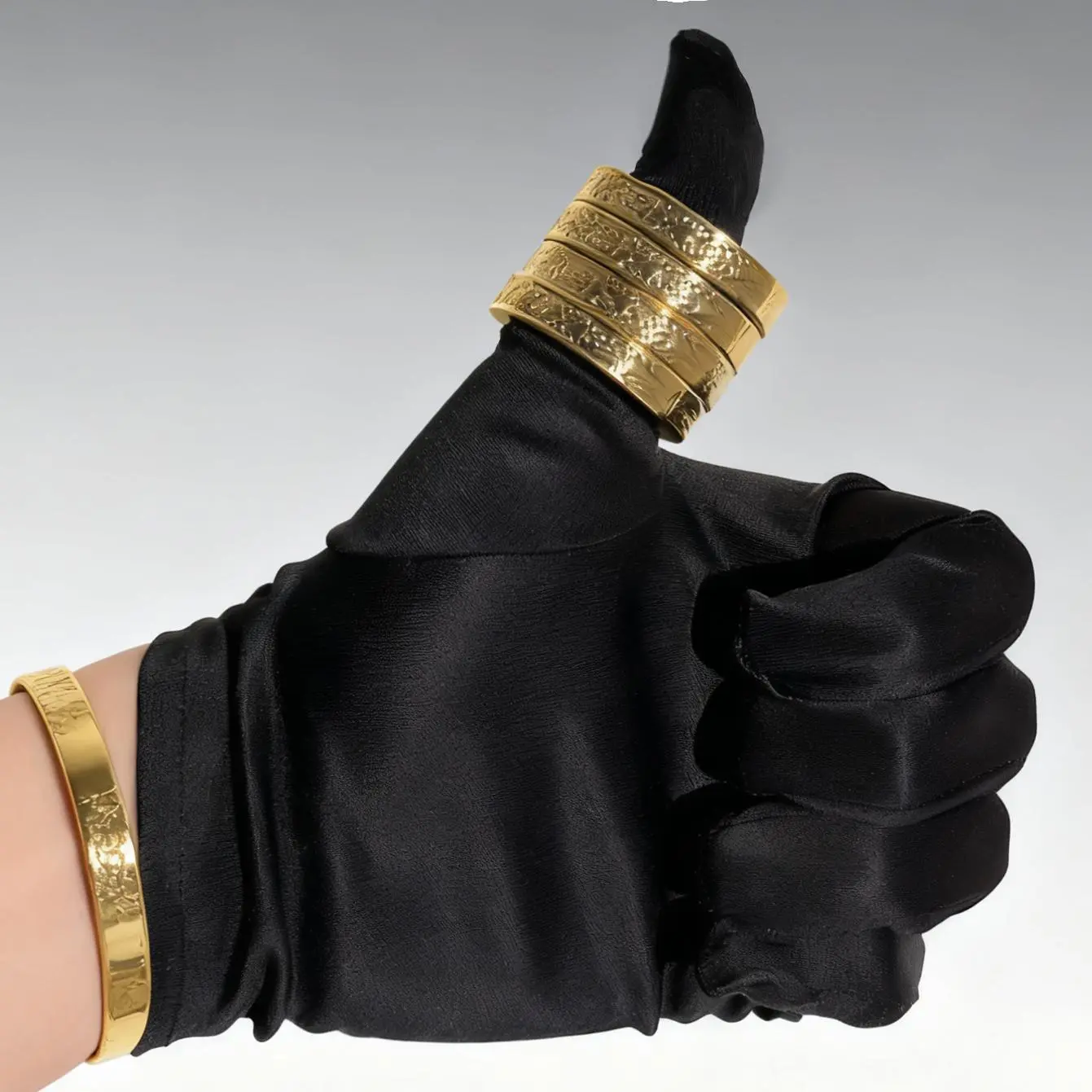 QIVO Four-Ringed Thumb Ring in Gold Finish for Stylish Accessories - Elegant Gold Finish & Unique Four-Ringed Design for Versatile Styling