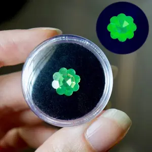 One Single UV Reactive Uranium Marguerite Flower Point Back Rhinestone